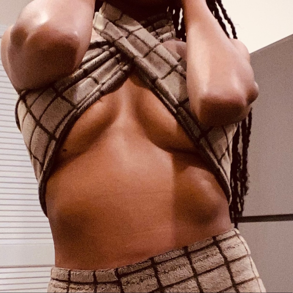 Self tie top